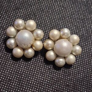 Elegant Pearl Cluster Earrings